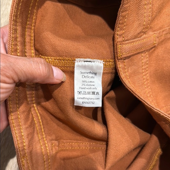Something Navy Size 6 Tan Capris Front Pockets - Picture 8 of 13